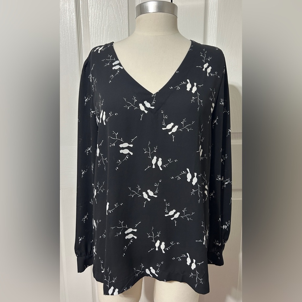 LOFT Black & White Bird Print Blouse Top Long Sleeve V Neck Size M